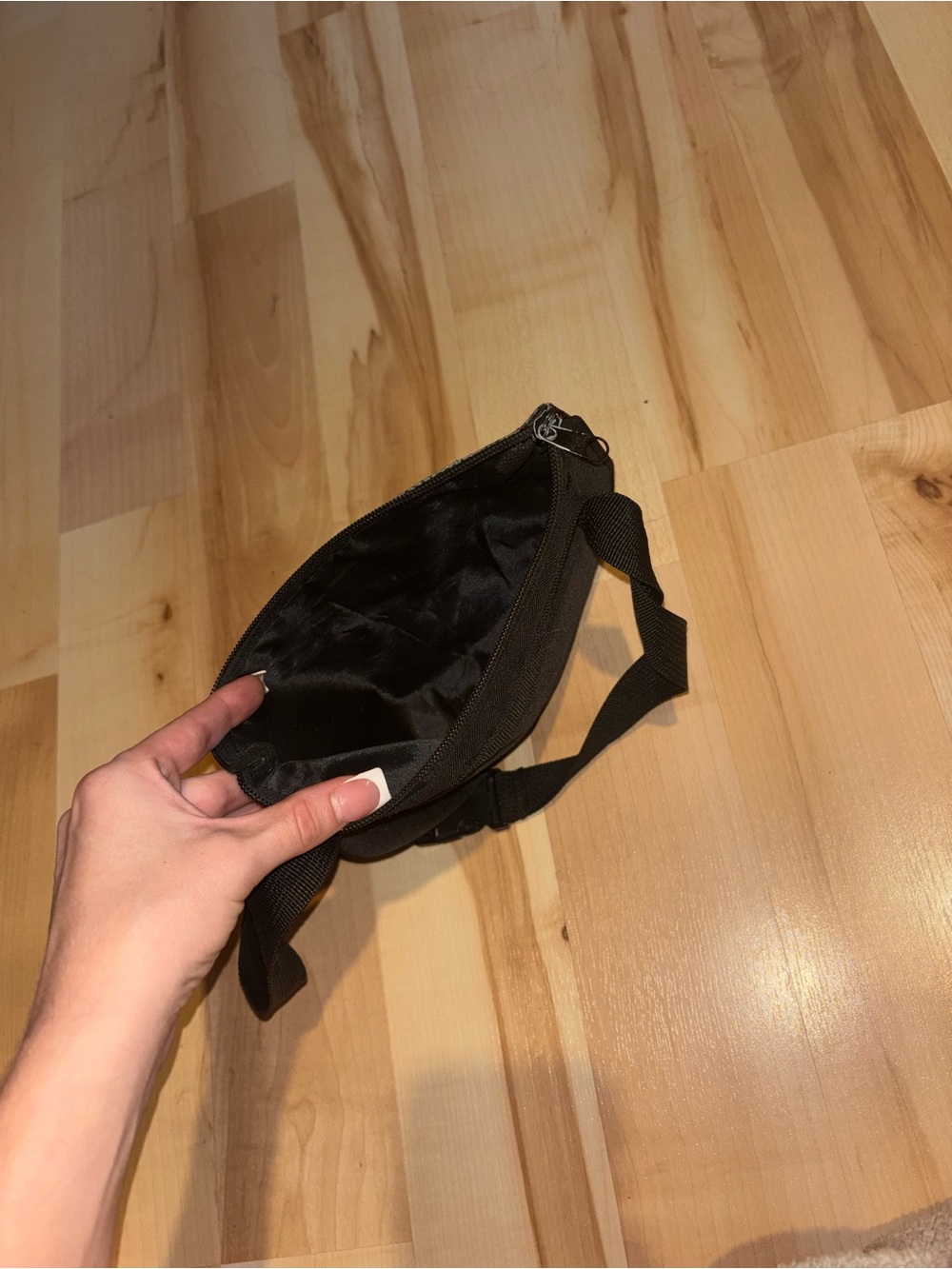 Black Glitter Waist Bag - Stylish Hands-Free Belt Bag - Picture 3 of 4